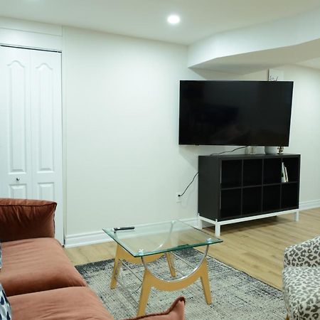 Spacious 2-Bed-Room Near Yonge & Major Mackenzie Richmond Hill Kültér fotó
