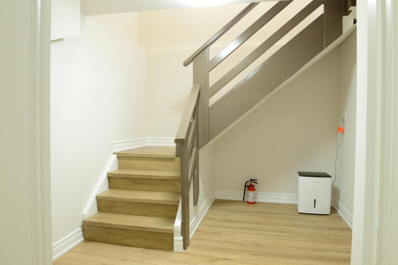 Spacious 2-Bed-Room Near Yonge & Major Mackenzie Richmond Hill Kültér fotó