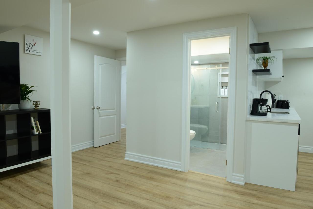 Spacious 2-Bed-Room Near Yonge & Major Mackenzie Richmond Hill Kültér fotó