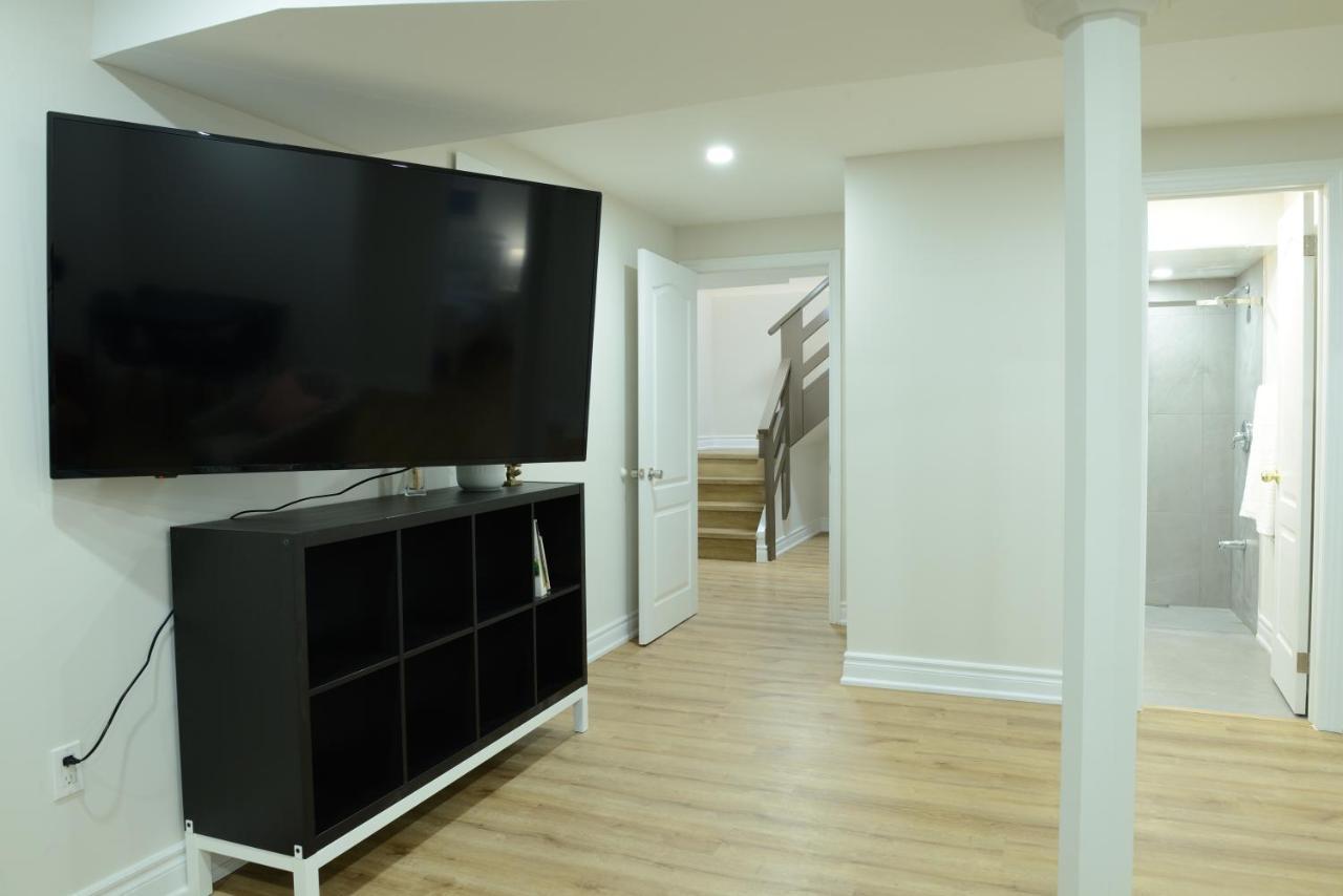 Spacious 2-Bed-Room Near Yonge & Major Mackenzie Richmond Hill Kültér fotó