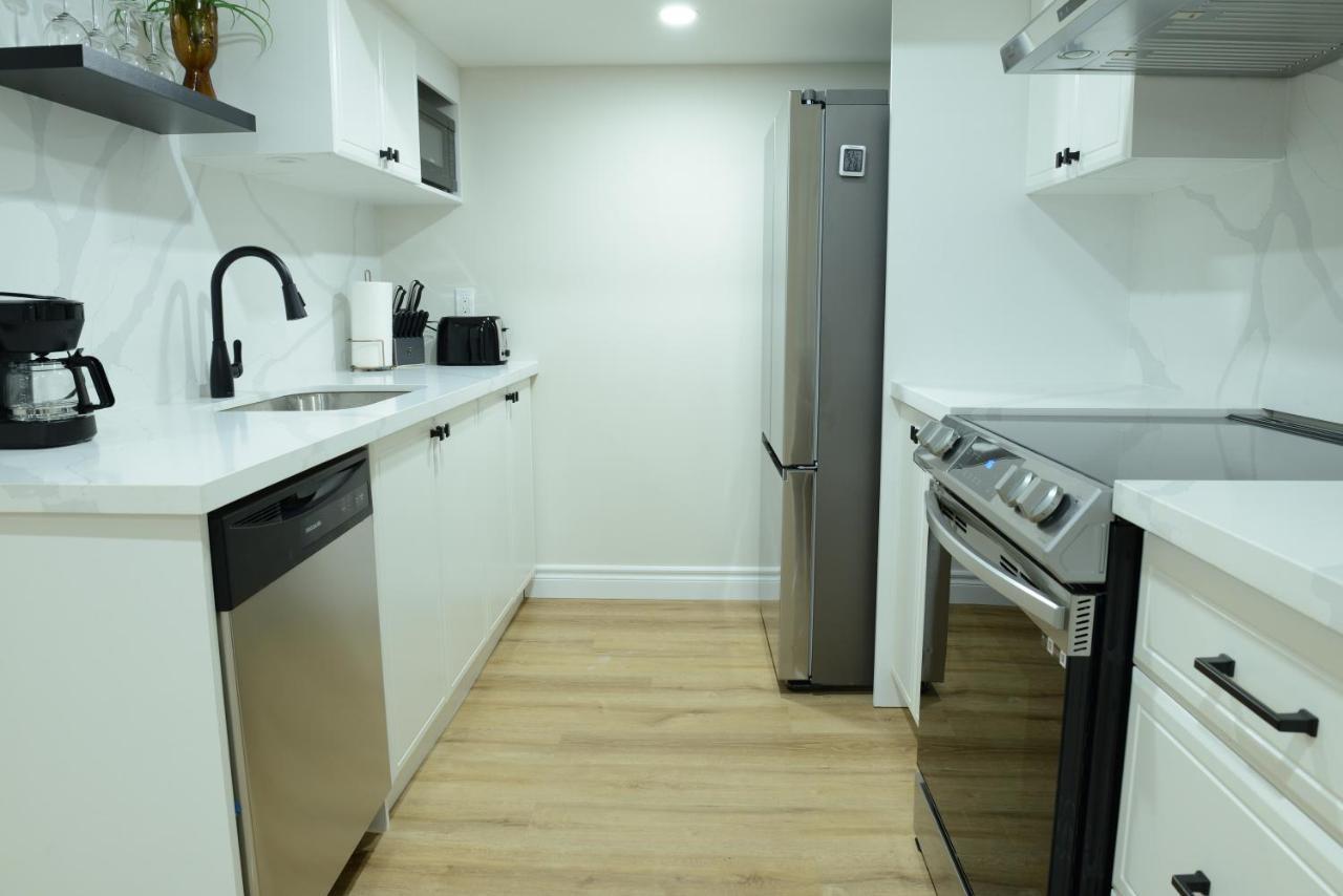 Spacious 2-Bed-Room Near Yonge & Major Mackenzie Richmond Hill Kültér fotó