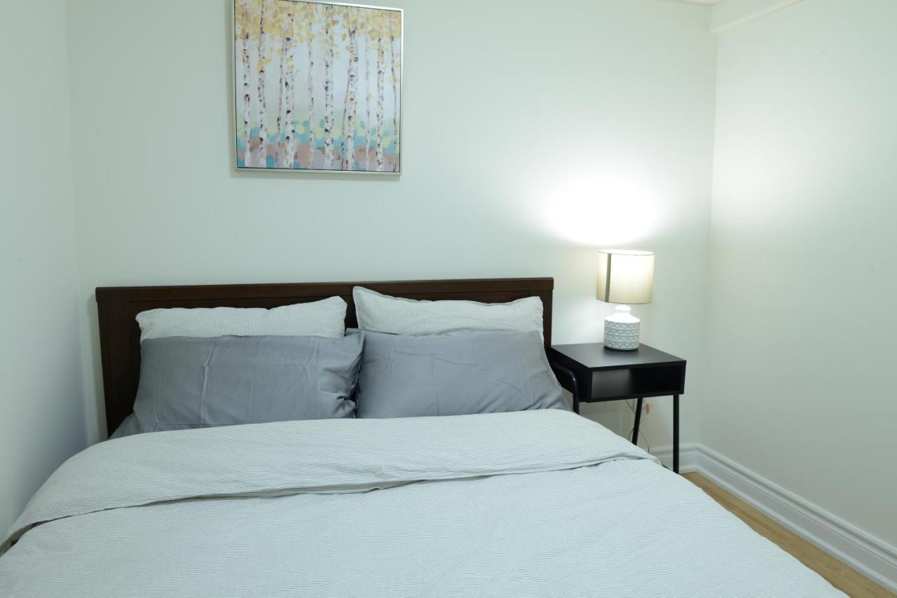 Spacious 2-Bed-Room Near Yonge & Major Mackenzie Richmond Hill Kültér fotó