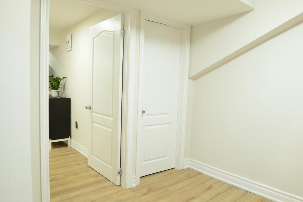 Spacious 2-Bed-Room Near Yonge & Major Mackenzie Richmond Hill Kültér fotó