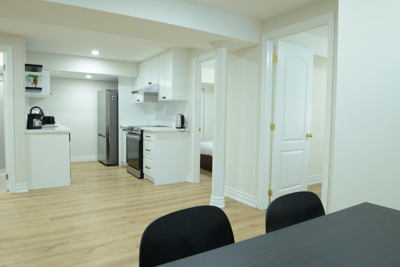 Spacious 2-Bed-Room Near Yonge & Major Mackenzie Richmond Hill Kültér fotó