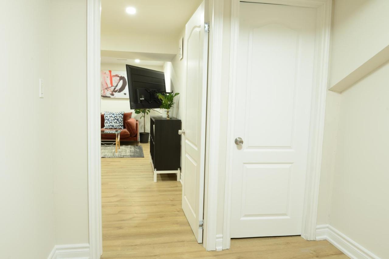 Spacious 2-Bed-Room Near Yonge & Major Mackenzie Richmond Hill Kültér fotó
