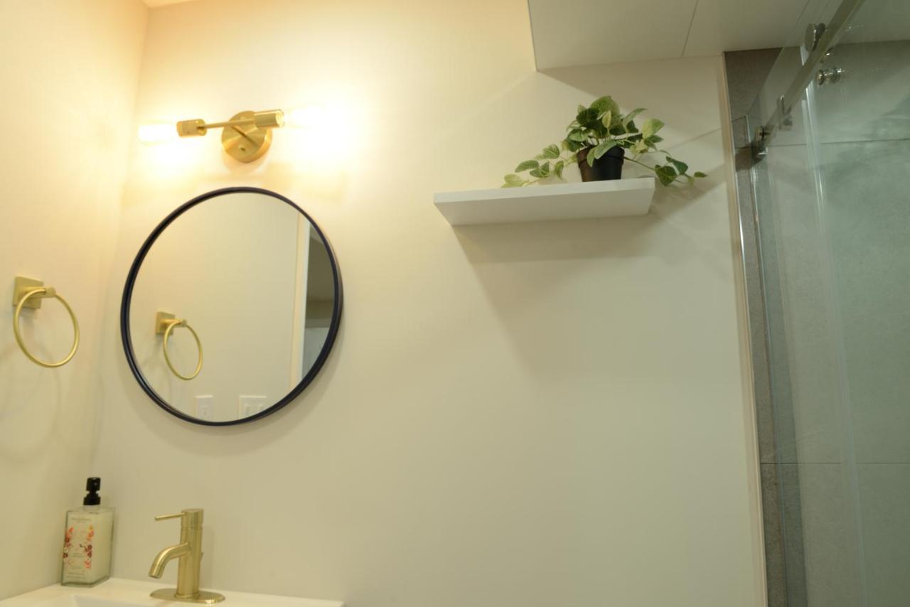 Spacious 2-Bed-Room Near Yonge & Major Mackenzie Richmond Hill Kültér fotó